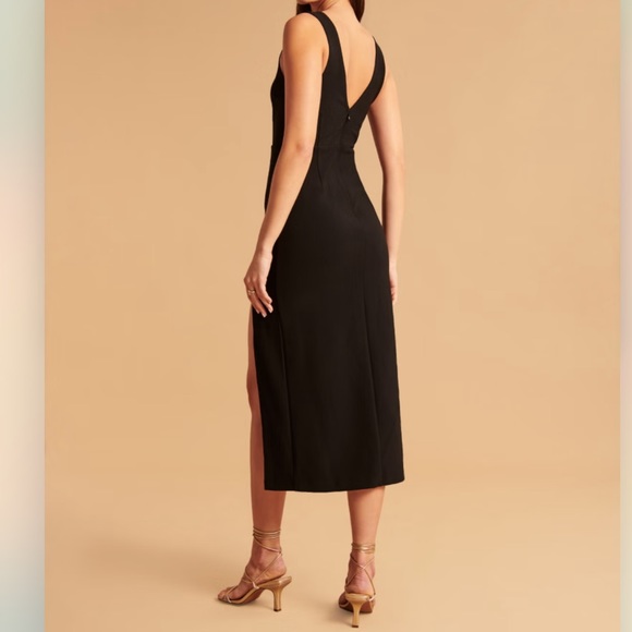 Abercrombie & Fitch Plunge V-Neck Midi Dress - Picture 4 of 8